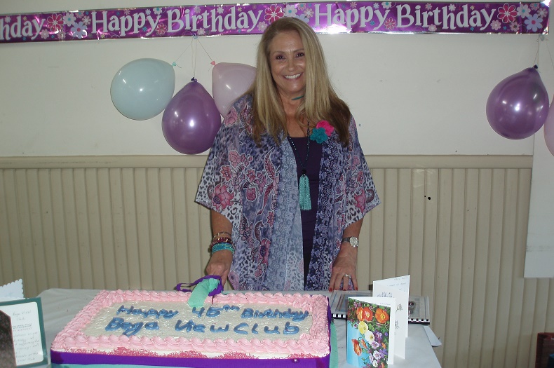 2024-nsw-bega-youngest-member-linda-cutting-birthday-cake